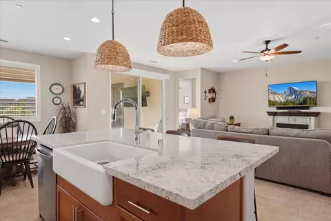 Kitchen - 4314 Little Canyon Dr, Madera, CA 93636 photo 4 of 6