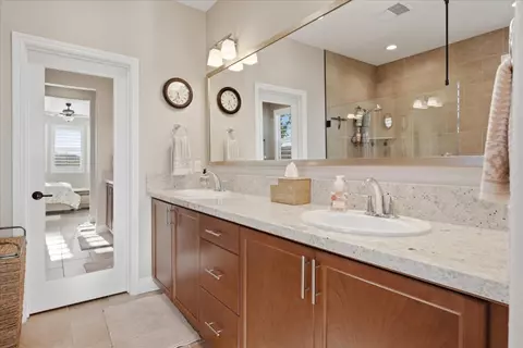 Bath - 4314 Little Canyon Dr, Madera, CA 93636 photo 1 of 3
