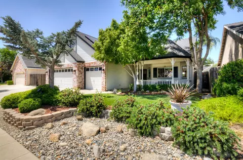 1812 E Oakmont Ave, Fresno, CA 93730