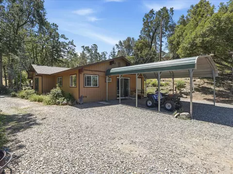 34018 Peckinpah Acres Dr, North Fork, CA 93643
