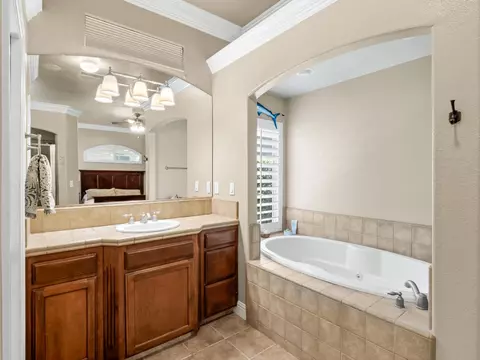Bath - Undisclosed, Clovis, CA 93619 photo 7 of 8