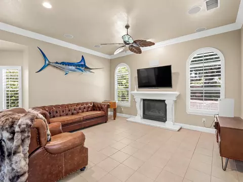 Living - Undisclosed, Clovis, CA 93619 photo 2 of 3