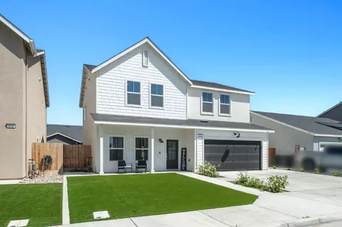 Exterior - 452 University Dr, Lemoore, CA 93245 photo 2 of 6
