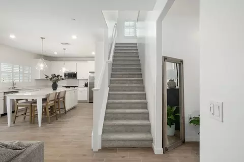 Entry Way - 452 University Dr, Lemoore, CA 93245 photo 8 of 8