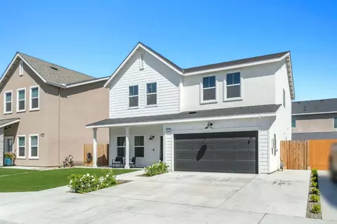 Exterior - 452 University Dr, Lemoore, CA 93245 photo 3 of 6