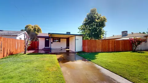 4298 N Holt Ave, Fresno, CA 93705