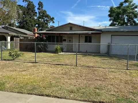530 E 11th St, Hanford, CA 93230
