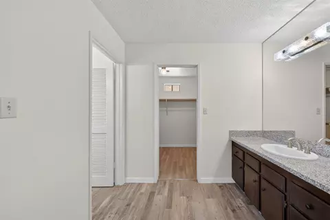 Bath - 83 2nd St, Clovis, CA 93612 photo 1 of 4