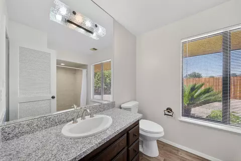 Bath - 83 2nd St, Clovis, CA 93612 photo 3 of 4