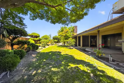 Exterior - 83 2nd St, Clovis, CA 93612 photo 6 of 11
