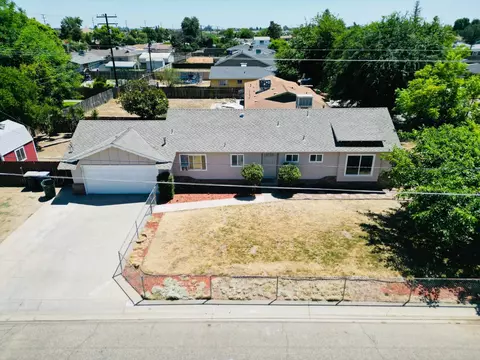 2081 E Stockham Ave, Tulare, CA 93274