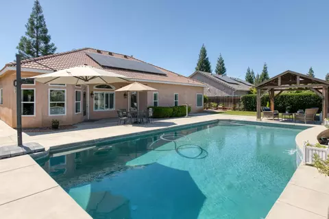 Exterior - 2665 Cypress Ave, Clovis, CA 93611 photo 4 of 9