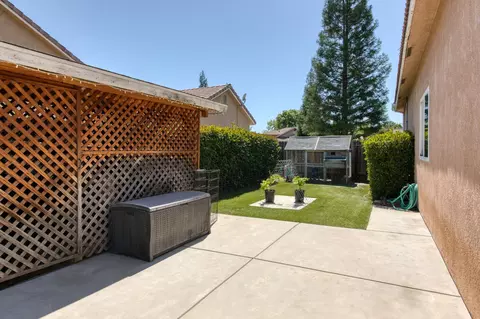 Exterior - 2665 Cypress Ave, Clovis, CA 93611 photo 7 of 9