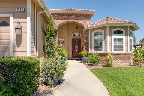 Exterior - 2665 Cypress Ave, Clovis, CA 93611 photo 2 of 9