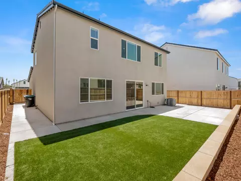 Exterior - 4086 Sagebrush Rd, Madera, CA 93636 photo 4 of 10