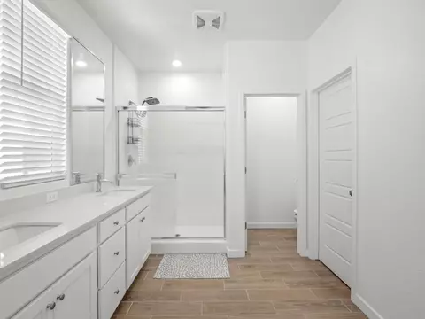 Bath - 4086 Sagebrush Rd, Madera, CA 93636 photo 5 of 6