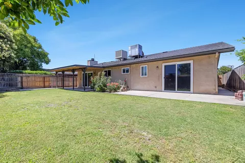 Exterior - 1468 Morris Ave, Clovis, CA 93611 photo 6 of 7