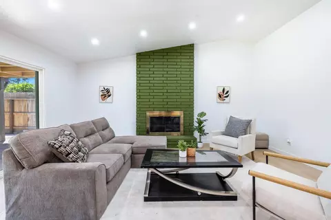 Living - 1468 Morris Ave, Clovis, CA 93611 photo 6 of 10
