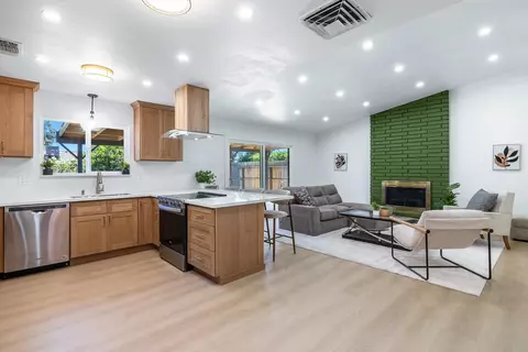 Kitchen - 1468 Morris Ave, Clovis, CA 93611 photo 4 of 5