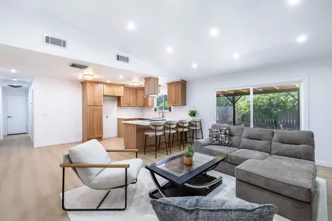 Living - 1468 Morris Ave, Clovis, CA 93611 photo 10 of 10
