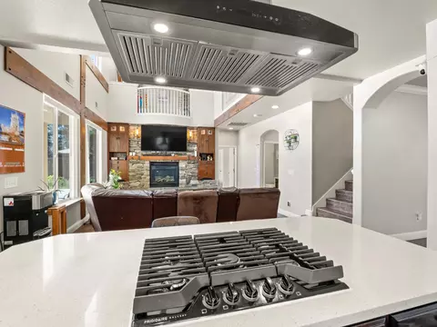 Kitchen - 2686 Robinwood Ave, Clovis, CA 93611 photo 7 of 8