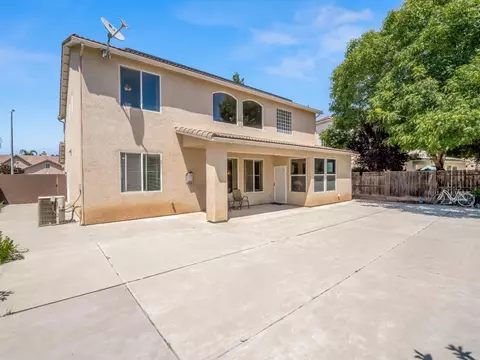 Exterior - 2686 Robinwood Ave, Clovis, CA 93611 photo 5 of 6