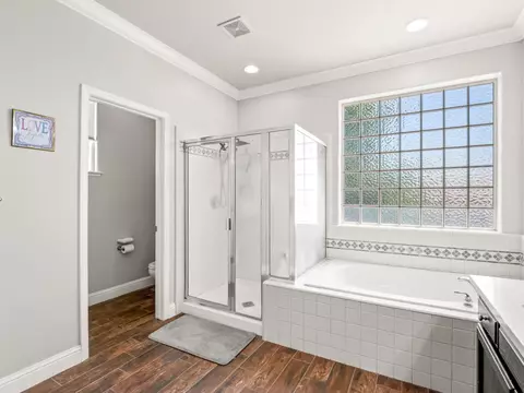 Bath - 2686 Robinwood Ave, Clovis, CA 93611 photo 7 of 7