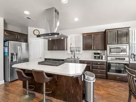 Kitchen - 2686 Robinwood Ave, Clovis, CA 93611 photo 2 of 8