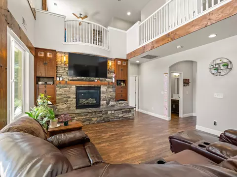 Living - 2686 Robinwood Ave, Clovis, CA 93611 photo 3 of 3
