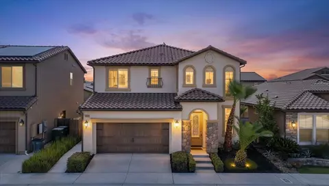 11642 N Bella Vita Ave, Fresno, CA 93730