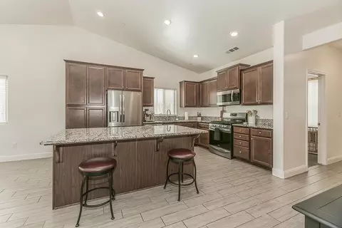 Kitchen - 6068 E Laurel Ave, Fresno, CA 93727 photo 2 of 6