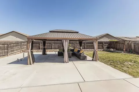 Exterior - 6068 E Laurel Ave, Fresno, CA 93727 photo 5 of 7