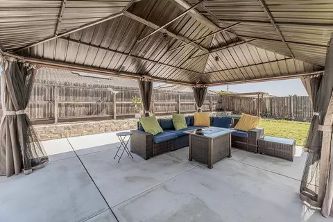Exterior - 6068 E Laurel Ave, Fresno, CA 93727 photo 6 of 7