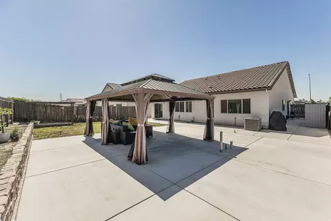 Exterior - 6068 E Laurel Ave, Fresno, CA 93727 photo 7 of 7