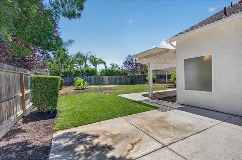 Exterior - 103 W Polson Ave, Clovis, CA 93612 photo 14 of 20