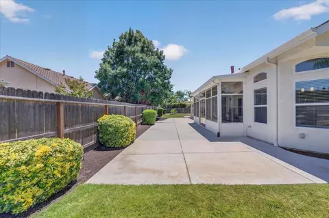 Exterior - 103 W Polson Ave, Clovis, CA 93612 photo 12 of 20