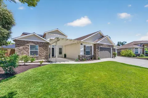 Exterior - 103 W Polson Ave, Clovis, CA 93612 photo 2 of 20