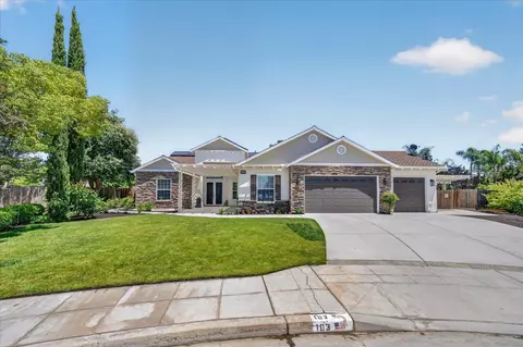 Exterior - 103 W Polson Ave, Clovis, CA 93612 photo 4 of 20
