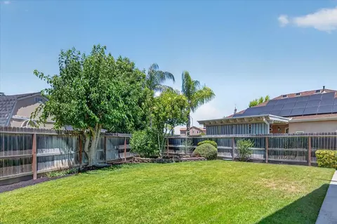Exterior - 103 W Polson Ave, Clovis, CA 93612 photo 9 of 20
