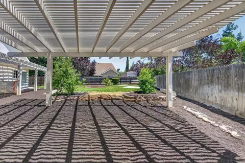 Exterior - 103 W Polson Ave, Clovis, CA 93612 photo 16 of 20
