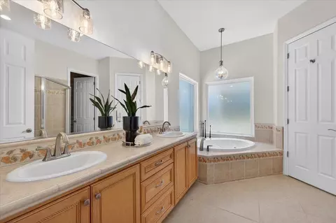 Bath - 103 W Polson Ave, Clovis, CA 93612 photo 1 of 5