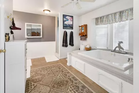 Bath - 46250 Brookside Rd, Miramonte, CA 93641 photo 1 of 5