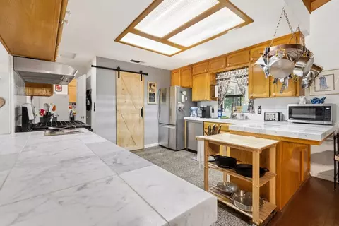 Kitchen - 46250 Brookside Rd, Miramonte, CA 93641 photo 4 of 5