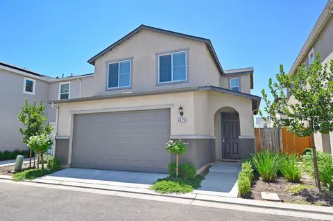 6429 E Moscato Dr, Fresno, CA 93727