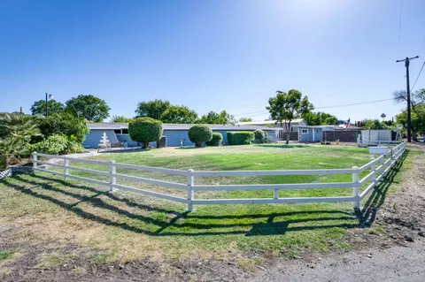 5512 E Ashlan Ave, Fresno, CA 93727