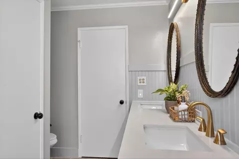 Bath - 12583 Heather Ln, Clovis, CA 93619 photo 3 of 5