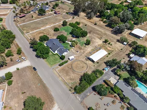 View/Area - 12583 Heather Ln, Clovis, CA 93619 photo 7 of 9