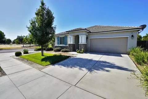 Exterior - 559 Ivory St, Lemoore, CA 93245 photo 5 of 15