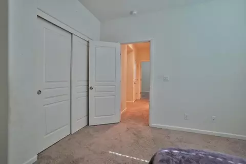 Entry Way - 559 Ivory St, Lemoore, CA 93245 photo 4 of 7