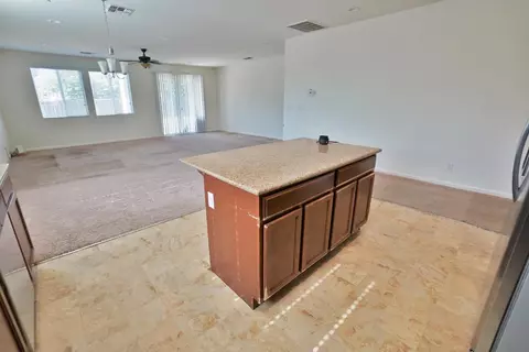 Living - 559 Ivory St, Lemoore, CA 93245 photo 2 of 6